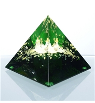 Těžítko – pyramida zelená Těžítko – pyramida zelená